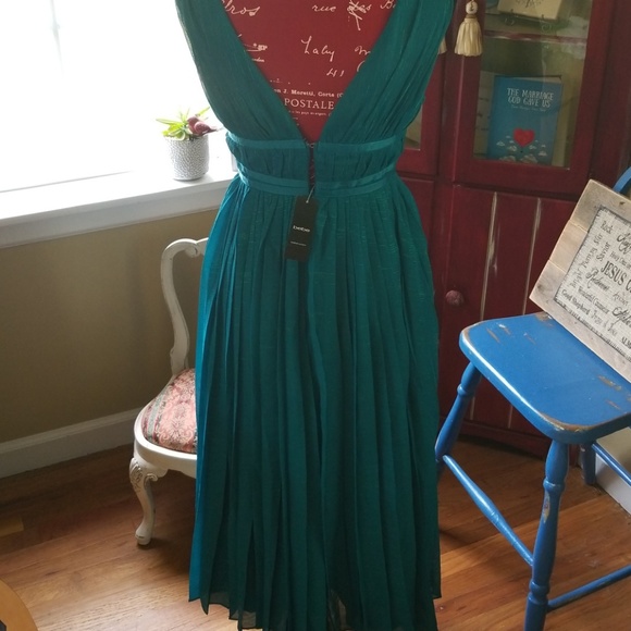 ๐NWT BEBE  Dress!๐ - Picture 7 of 8